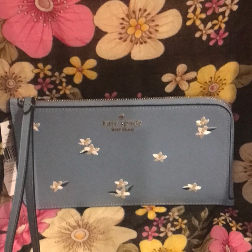 NWT Kate Spade Embroidered Floral Medium Wristlet NWT - Leather Slate Blue - Picture 3 of 13